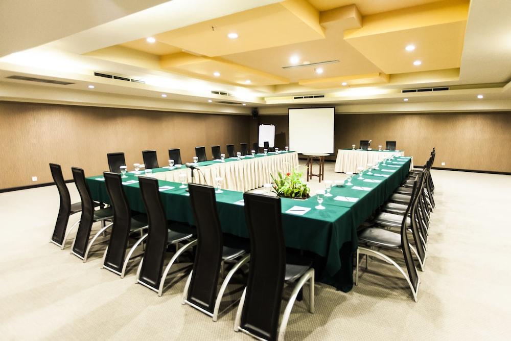 Orchardz Bandara Tangerang