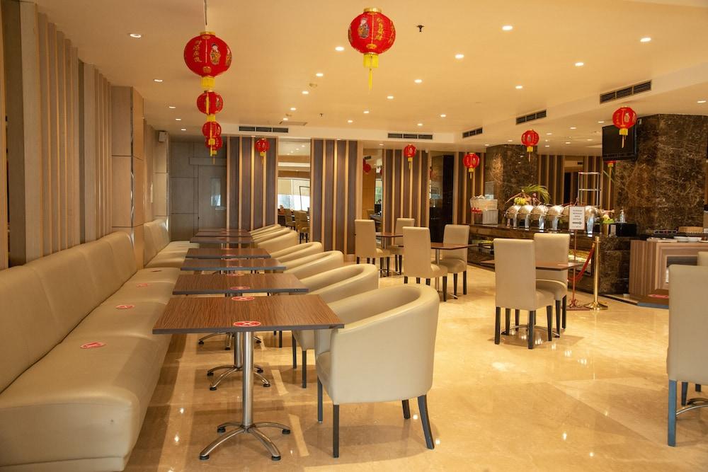 Orchardz Bandara Hotel