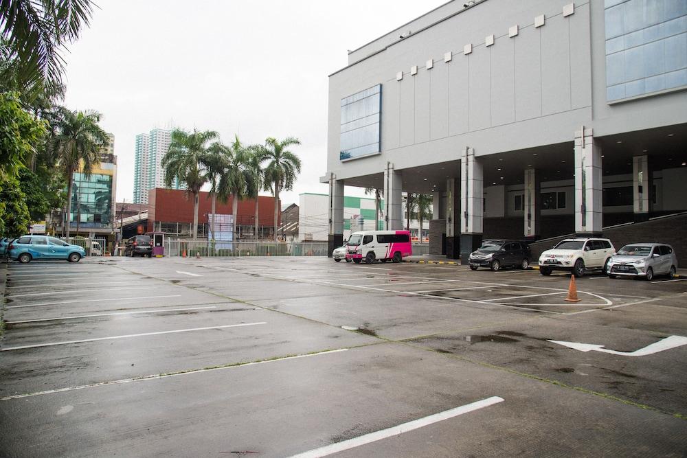 Hotel Orchardz Bandara 3*